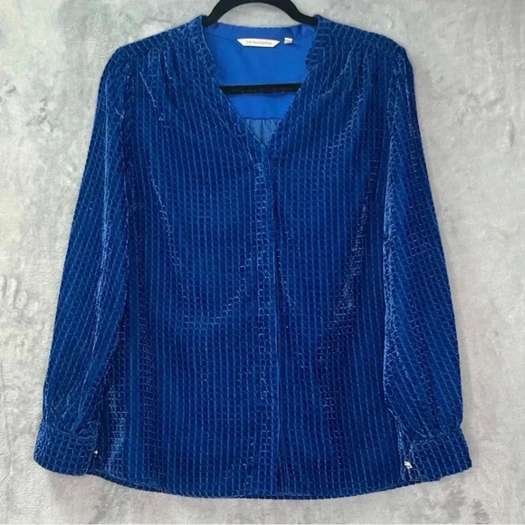 Soft Surroundings Ivy Shirt Women Sz M Velvet Burnout Cobalt Blue Jewel Button - Picture 2 of 13